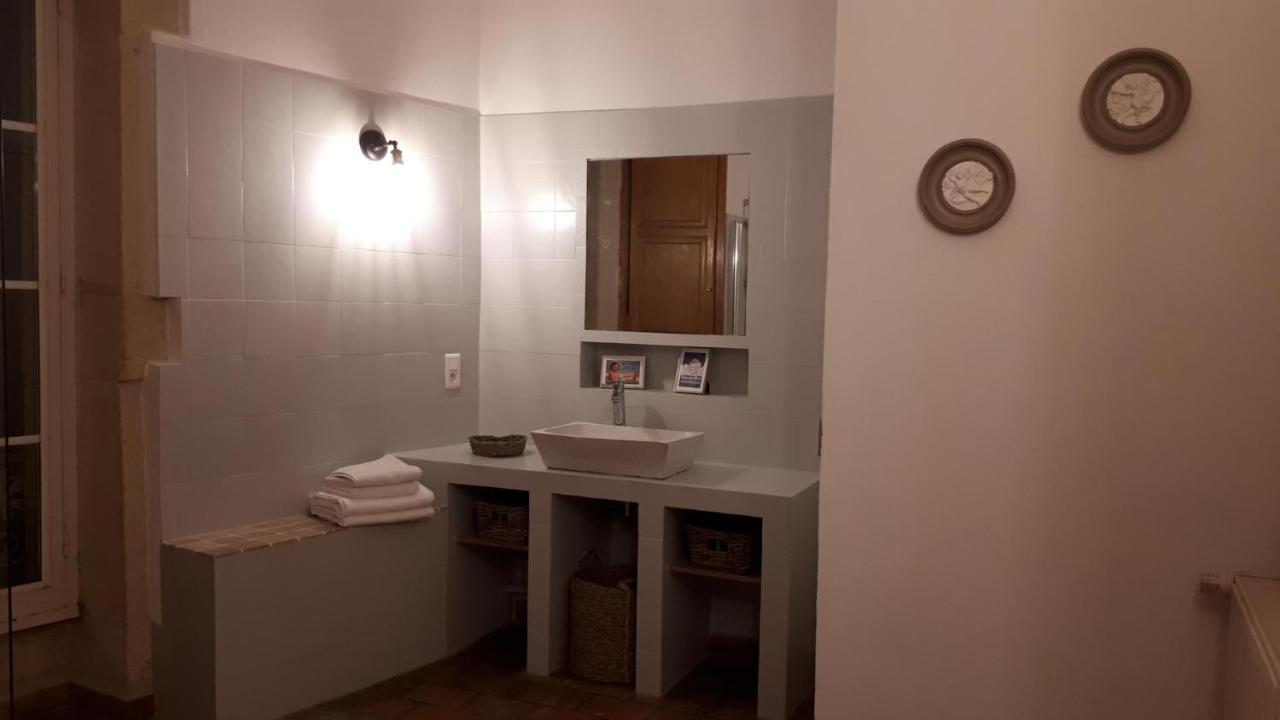 La Demeure Bed And Breakfast Aubais Dış mekan fotoğraf